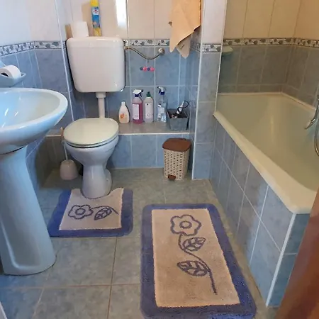 In - Balaton 41048 بيت للعطل